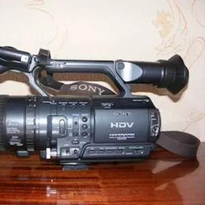 Продам видеокамеру SONY HDR-FX-1E