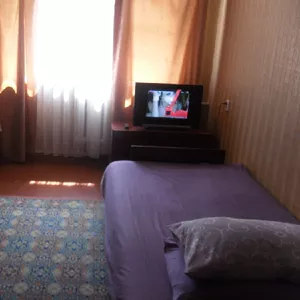 Сдам посуточно 1-комнатную квартиру,  центр,  130 грн