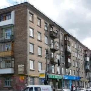 3х Комнатная сталинкана г Киев  Подол ул Межигорская 56