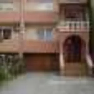 продам котедж в центре г.Черновцы, в парковой зоне