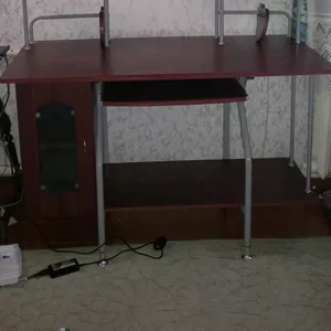 продам компьютерный стол - 950 грн (ТОРГ)