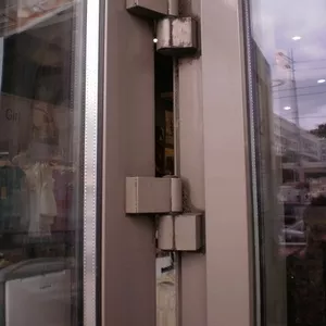Замена петель Киев,  металлопластиковые и алюминиевые двери