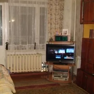 Продам 2-к.кв. на Победе-4 в кирпичном доме