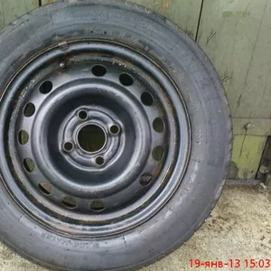 ПРОДАМ один оригинальный металлический диск с шиной