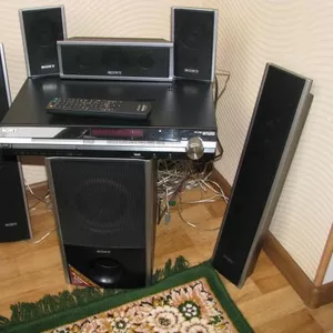 Домашний кинотеатр с караоке Sony DAV-DZ570