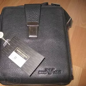 Срочно продам черную кожаную мужскую сумку через плечо Armani original