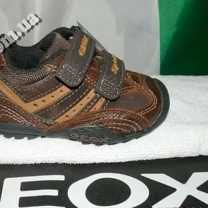 Кроссовки детские кожаные фирмы Geox оригинал из Италии﻿﻿﻿