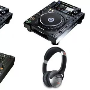 NEW PIONEER CDJ-2000 Nexus PAIR CD PLAYER AND DJM-2000 Nexus MIXER.