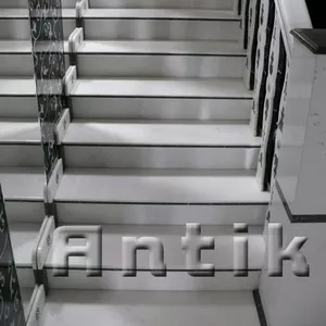 Сходи з мармуру та граніту