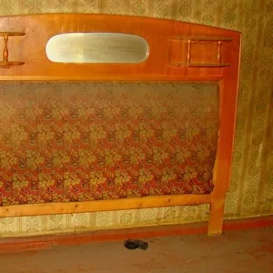 Спинка старинного дивана