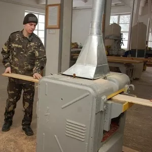 Столяр требуется