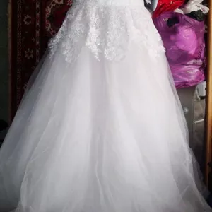 Нежное свадебное платье,  1500 вместо 5 000 грн,  размер 42-50. Возможна примерка