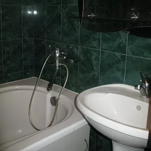 сдам 2х квартиру с  ремонтом на левом берегу. 
