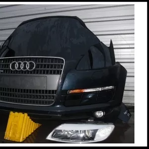 Audi Q7 капот бампер телевізор фара Q7