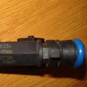 Продам форсунка оригинальний номер 82 00 227 124 