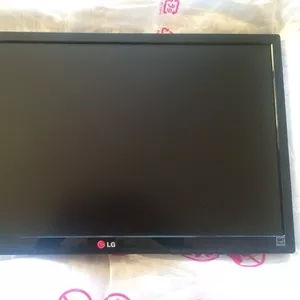 СРОЧНО продам Lg E2242