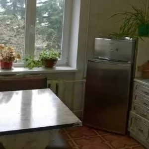 Сдам посуточно 2 комнатную квартиру в Алуште по ул.Ленина,  49,  р-н Черемушки