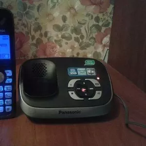 Радиотелефон с автоответчиком Panasonic KX-TG6521UA