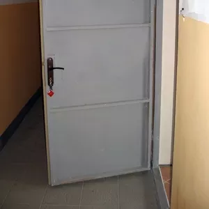 металлическая бронированная входная дверь в квартиру 95х205 см.