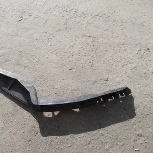 Крепления бампера перед. правое Skoda Octavia A-5 04-09 Октавиа 108497
