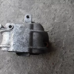 Подушка двигателя права Skoda Octavia A-5 04-09 Октавиа 108618