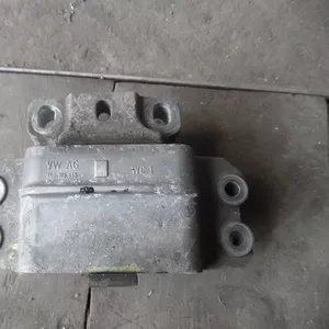 Подушка КПП левая Skoda Octavia A-5 04-09 Октавиа 108605