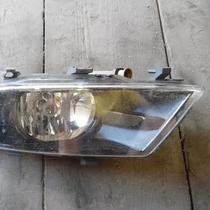 Противотуманка правая Skoda Superb 2 13- Суперб 107205