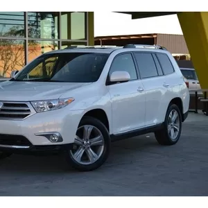 2013 Highlander включают сенсорный интерфейс,  который включает в себя