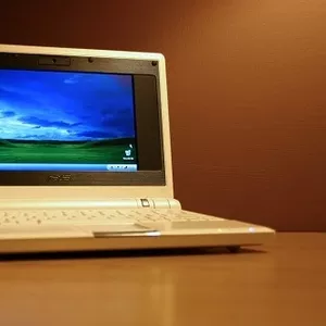 Красивый нетбук Asus EeePC 4G