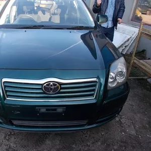 Toyota Avensis капот бампер фара четверть