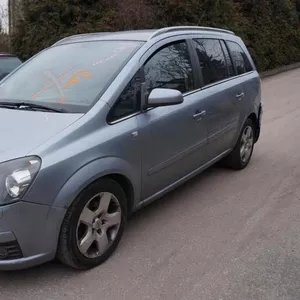 Opel Zafira B бампер двері крило скло кришка багажника