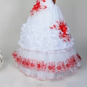 Свадебное платье с вышивкой,  новое