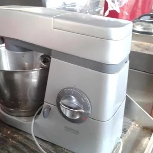 Продам кухонную машину бу Kenwood Chef classic