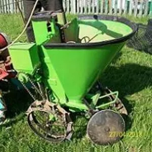 Продам картофелесажалку для мотоблока