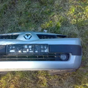 Продам оригинальный бампер Renault Megane `03