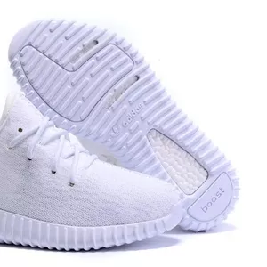 Кроссовки Adidas Yeezy Boost (в расцветках)