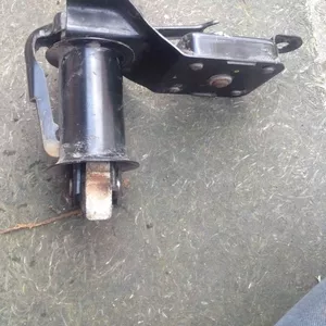 Куплю  крепление запаски к днищу - renault grand scenic 2 2004-2009