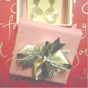 Серьги разные (в подарочных коробочках,  подарочной упаковке)