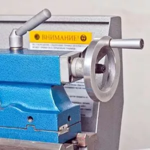 Настольный токарный станок по металлу Zenitech MD 180-300 Vario.