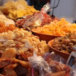 Сухофрукты, зернобобовые, орехи и семечки, мед, цельнозерновая мука! 