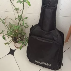 Продам чехол для гитары в хорошем состоянии RockBag