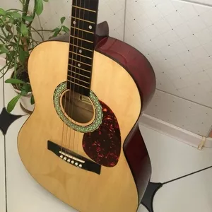 Продам гитару в отличном состоянии (акустическую)Maxtone WGC-3902