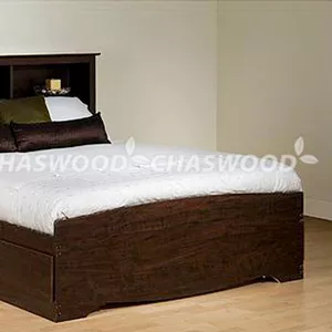 Двуспальная кровать Марко из натурального дерева