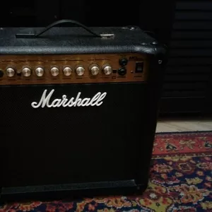 Продам комбоуселитель для гитары MARSHALL MG15 DFX