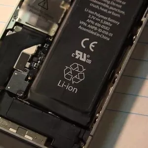 Замена батареи iPhone 4/4S