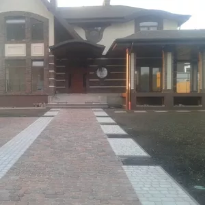 Професійне вкладання бруківки