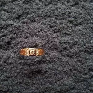 Продам золотое кольцо 585 (б/у)