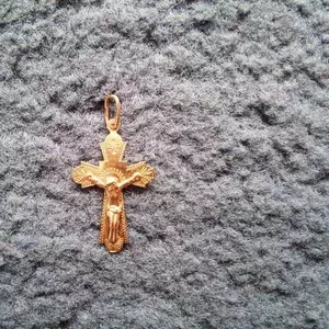 Продам золотой кулон-крестик (Иисус Христос) (б/у)