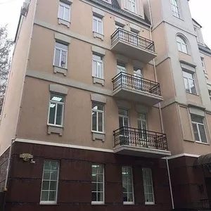 Офисное здание площадью 652, 1 м2,  4 этажа,  район Киева.