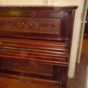 Продам антикварное американское вертикальное пианино Crown